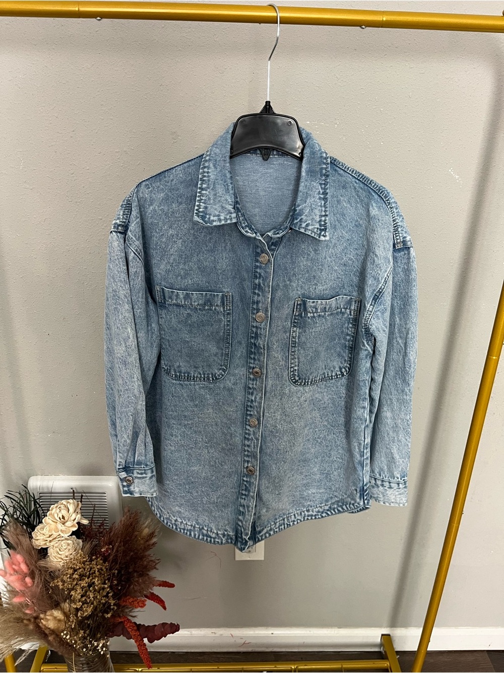 Light Wash Denim Button Down Shirt Oversized Chambray Shacket Womens Size S